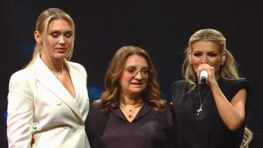 Люся Чеботина. Первая леди. Первый сольный концерт 19.07.2025 смотреть онлайн